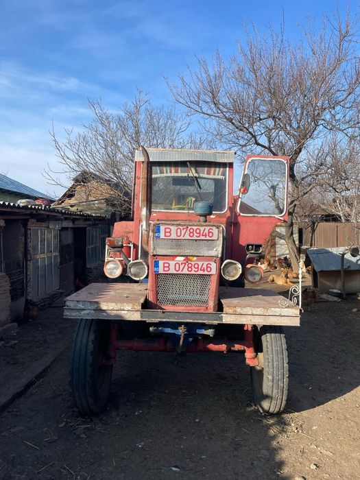 Vând tractor U650