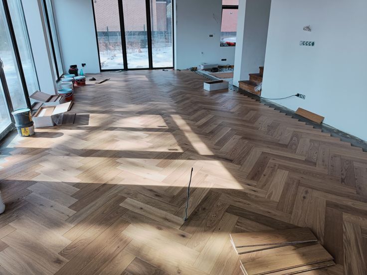 Укладка ламината, кварцвинила