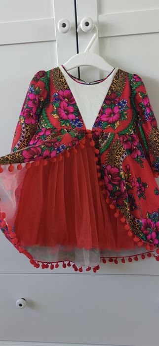 Rochiță / Rochie 1 an cu trena și motive traditionale