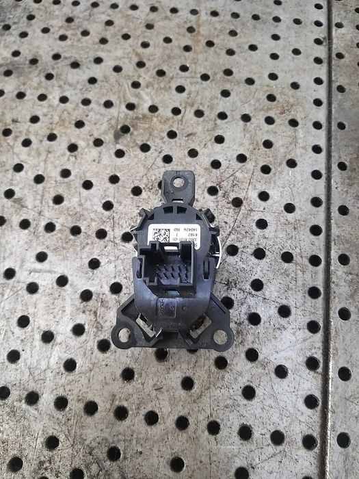 Buton start stop bmw seria 5 f11 915383101