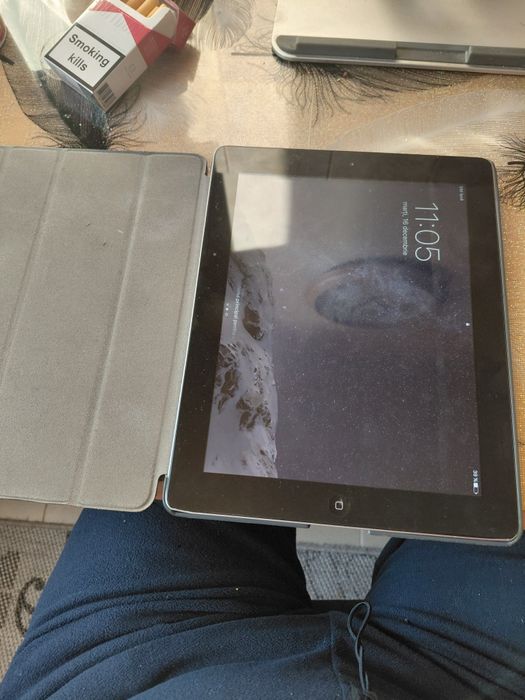 Vind tableta apple generația 4 cu cartela