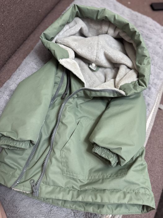 Продам детскую куртку