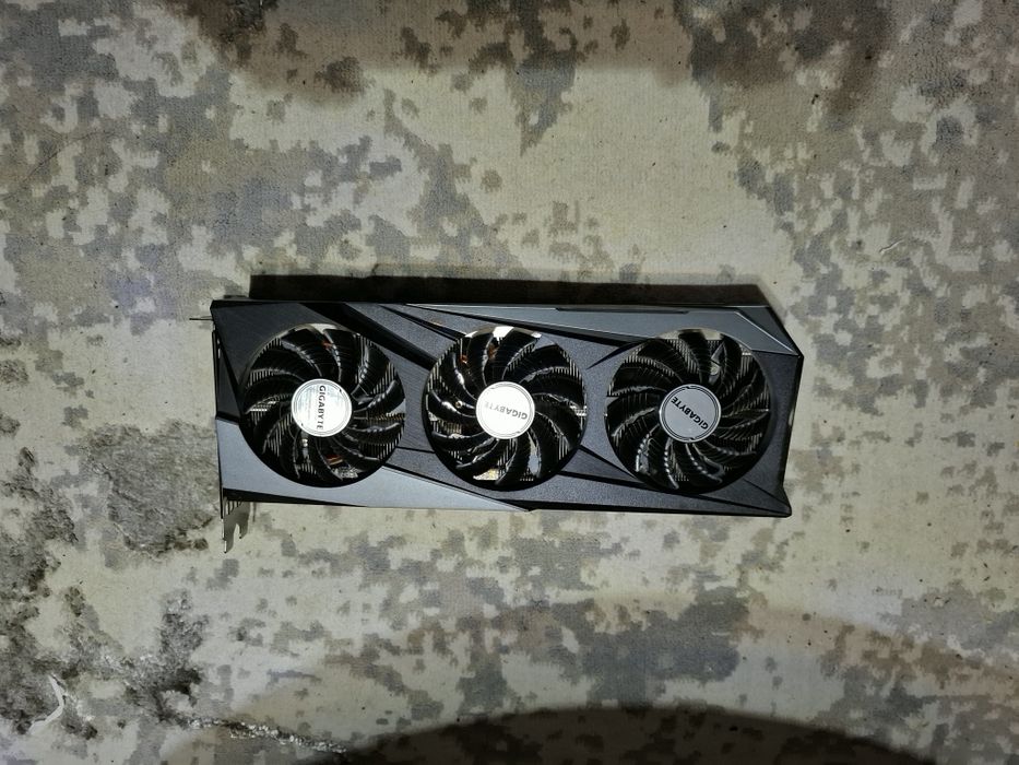 Vand placa video rx 6700 xt 12 gb ram