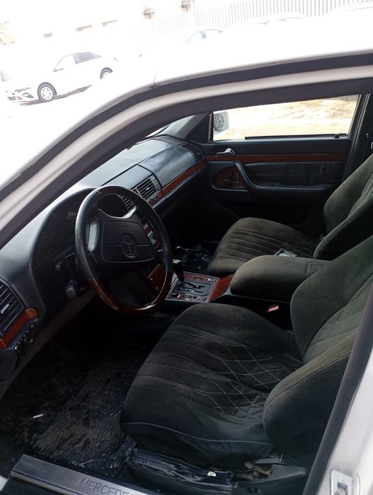 Авто Мерседес 140