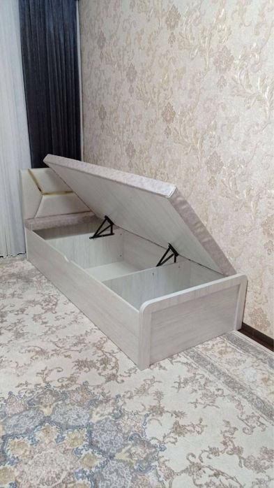 Односпальная кровать. Bir kishilik krovat. Divan