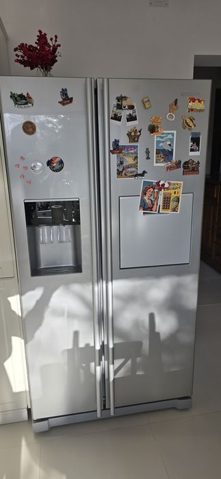 Frigider Samsung Side by Side
