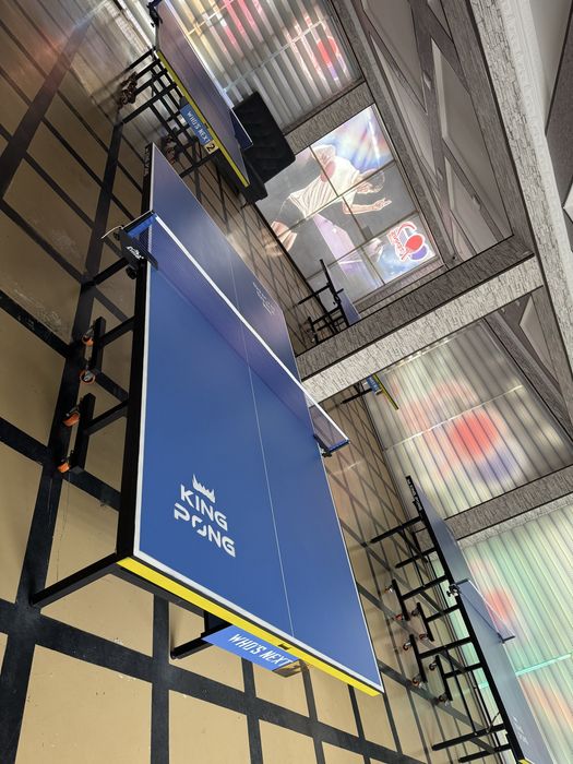 Billiard va tennia stollari sotiladi