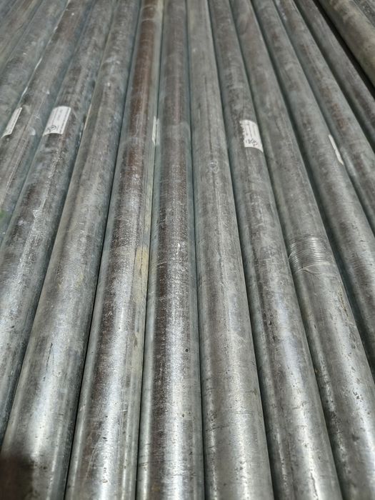 Teava zincata nouă de gard