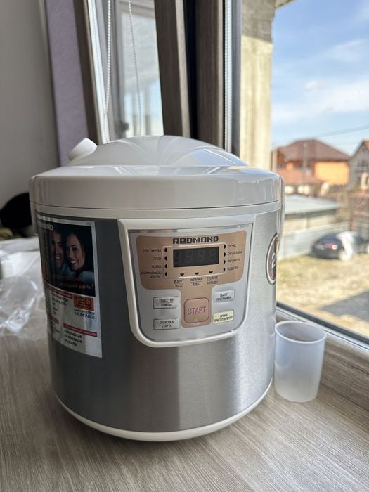 Мультиварка REDMOND RMC-M30
