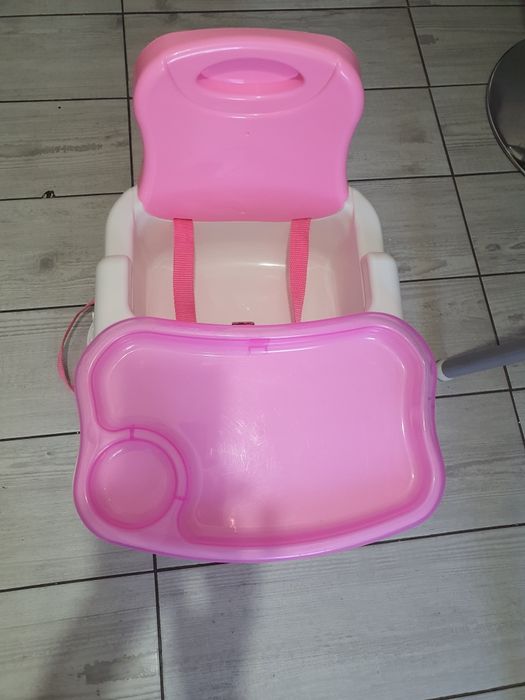 Scaun de masa si centru de activitati bebe