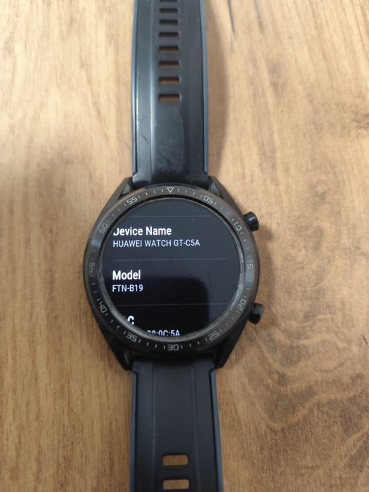 Huawei Watch GT (46mm) – GPS, autonomie mare – 400 lei