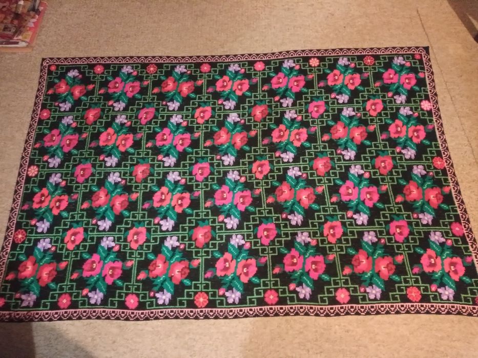 peretar covor pres traditional romanesc