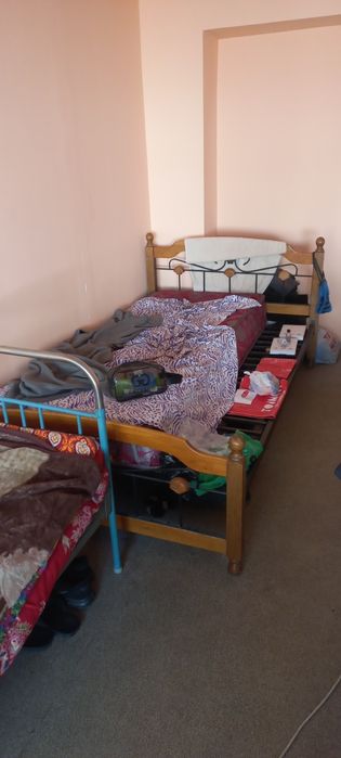 Кровать с матрасом