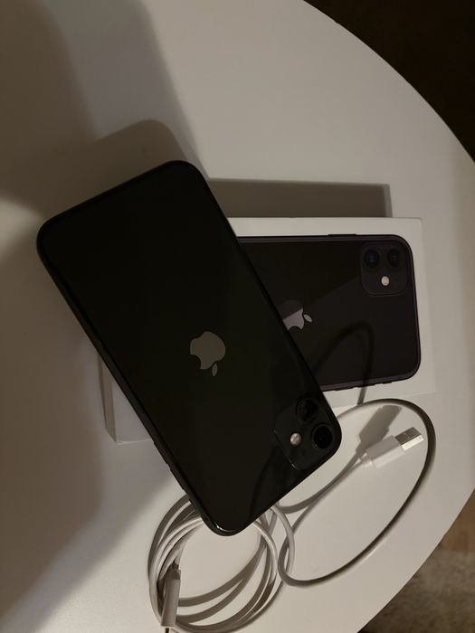 Iphone 11 много запазен