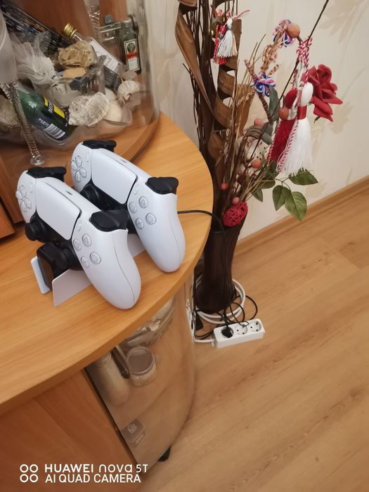 Playstation 5 Disk 2 Joystick + игри - капариран!