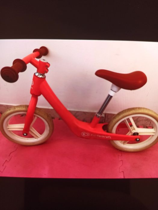 Bicicleta fara pedale kinderkraft fly plus, coral pentru copii