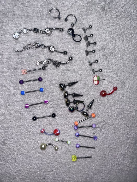 Vand Piercinguri diferite modele