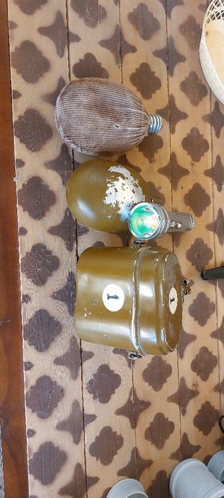 Армейская фляжка для воды 2 шт. котелок в идеальном состоянии и фонарь