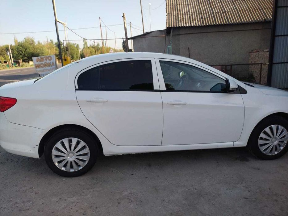 Машина сатылады.