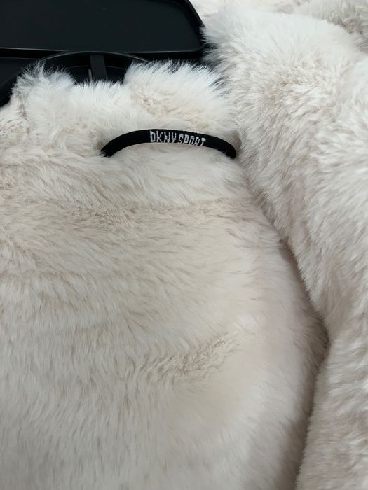 Дамско зимно яке с пух DNKY