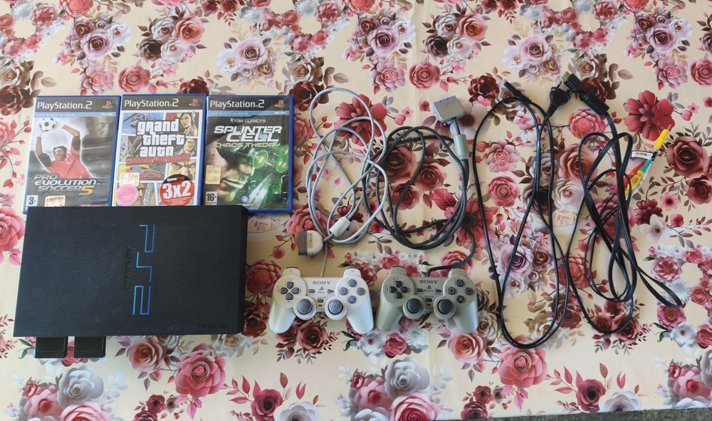 Vând Playstation 2 fat