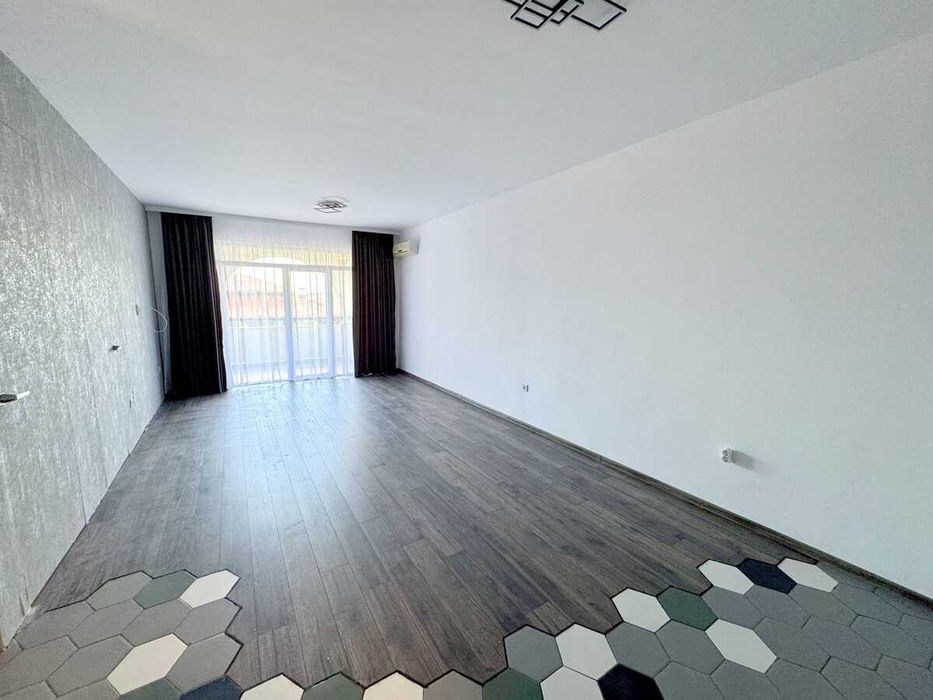 Продава се Тристаен апартамент в Свети Влас - 110 кв.м за 556 €/кв.м - Снимка #1