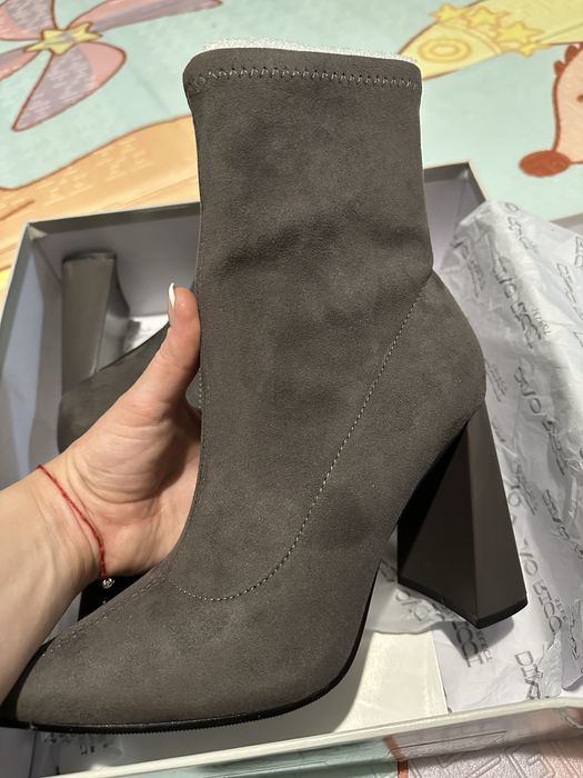 Продаются женские сапоги