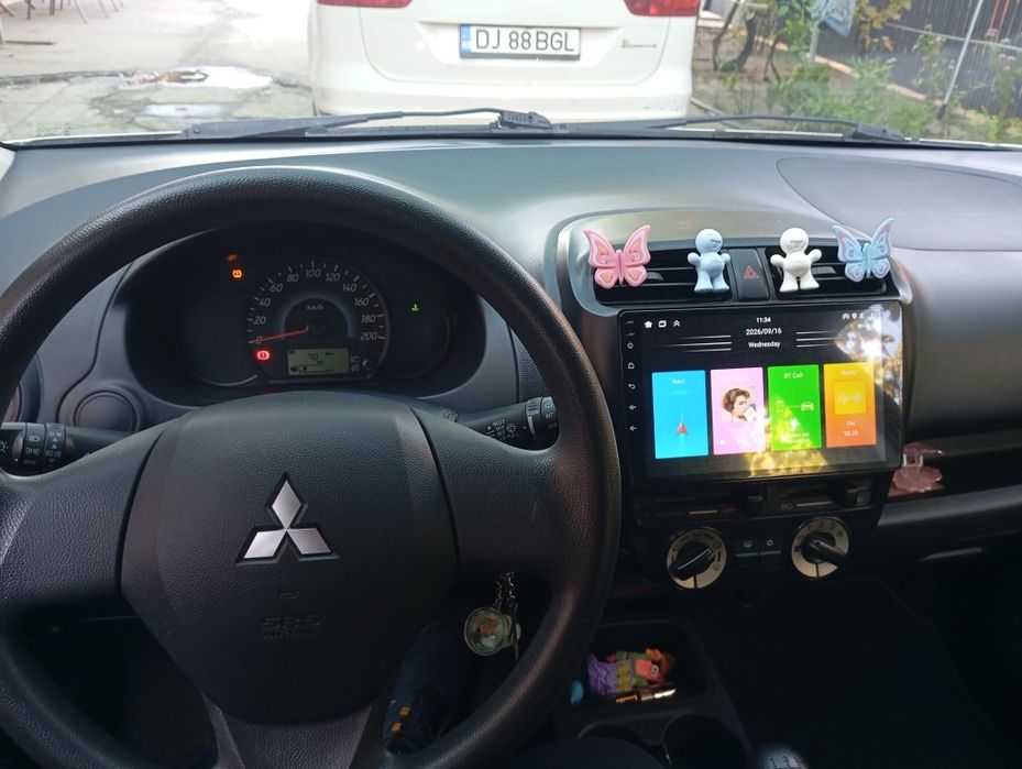 Mitsubishi space Star