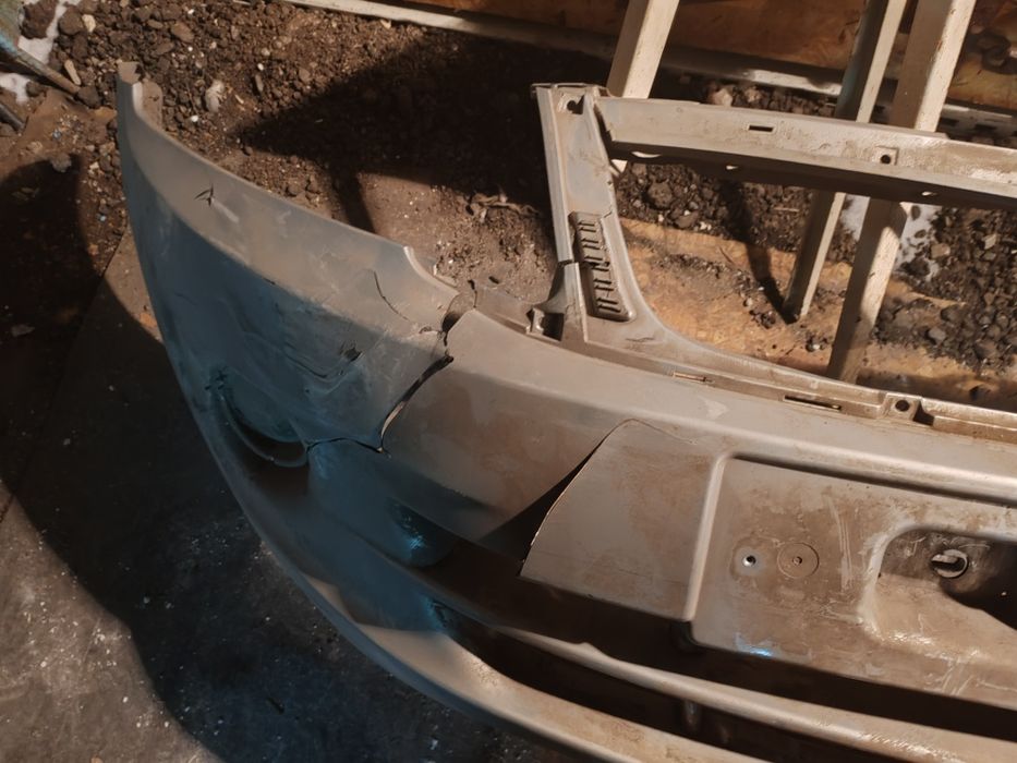 Продам бампер гранта