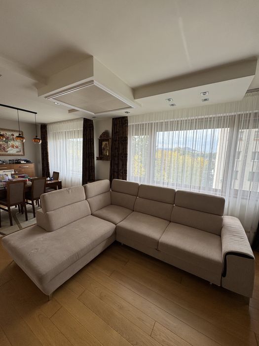 Диван, разтегателен с лежанка и подвижни подглавници. 280/220