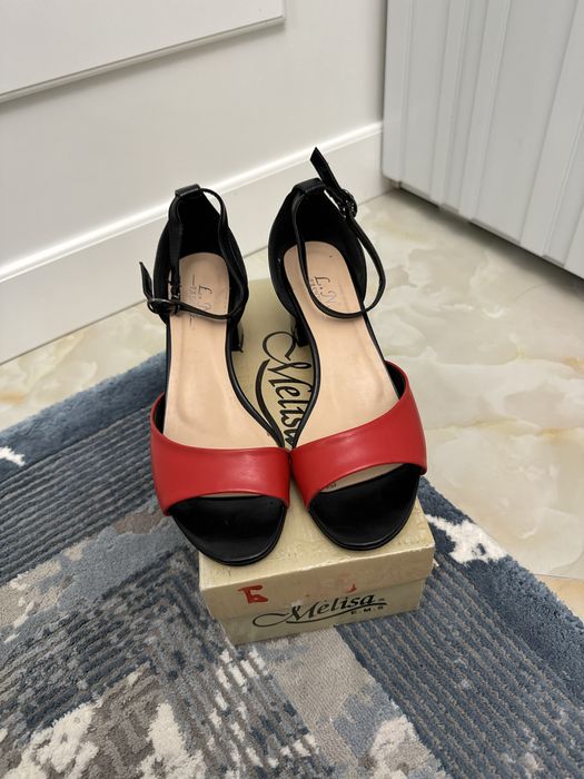 Женские туфли за 2000тг