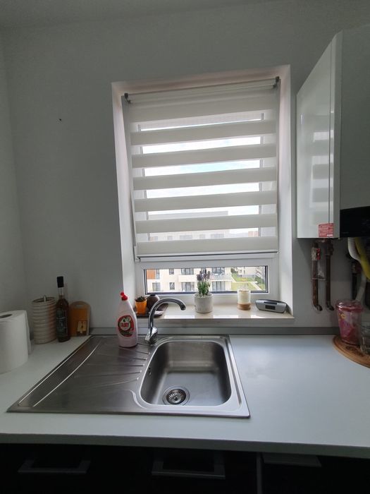 Mobilă bucătărie completă + electrocasnice incluse – stare foarte bună