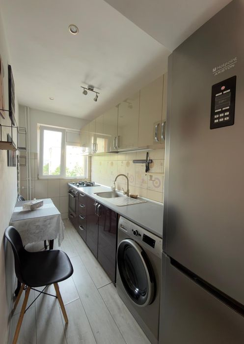 Închiriez apartament