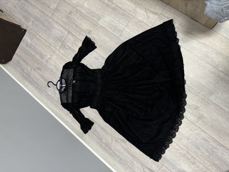 Продам нарядные платья и блузу!