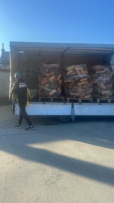 Lemn de Foc Paletizat  Calitate Premium, Gata de Pus în Sobă