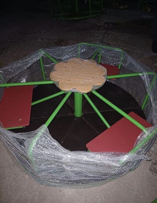 Горки карусели качели