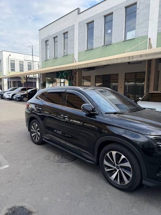BYD chempyon 605 km yili 2023