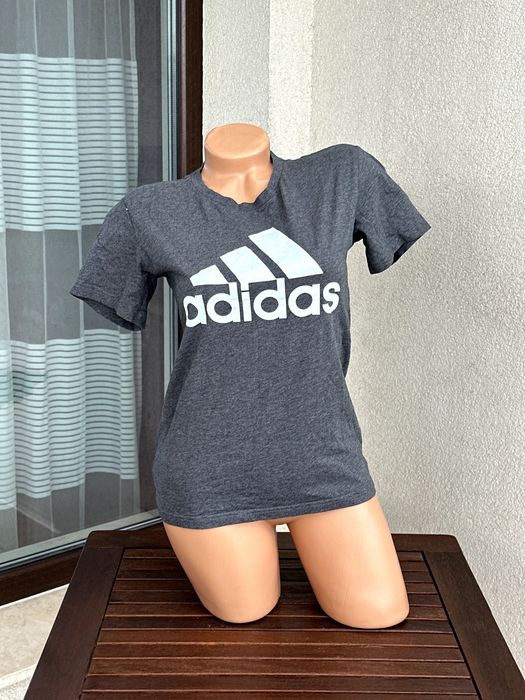 Дамска тениска Adidas - размер XS, Отлично състояние