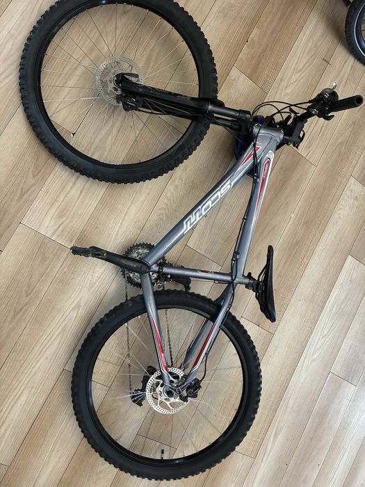 Vand doua bicivlete Cannodale si Scott