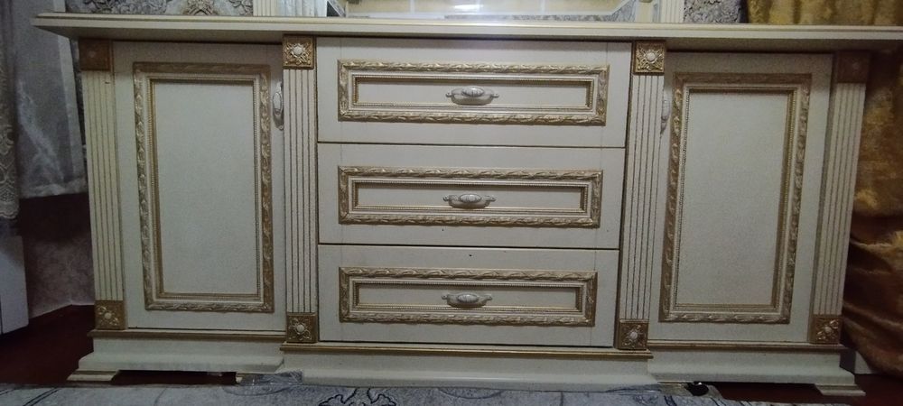 Камод для гостиной  из Шпона