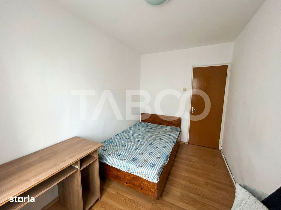 Apartament 3 camere 60 mpu cu balcon si pivnita in zona Mihai Viteazu