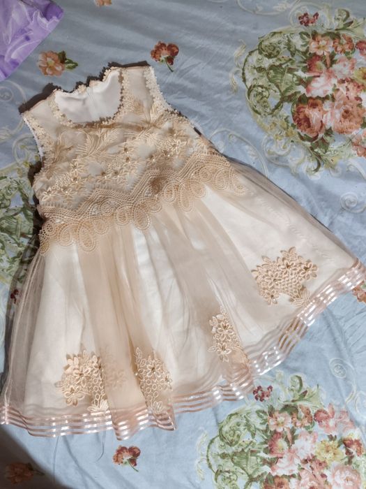 Продам, платья на девочку