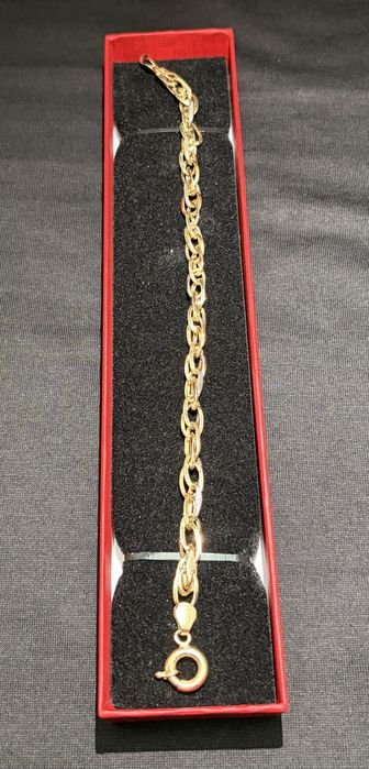 Brosslet sotiladi,holati zór.