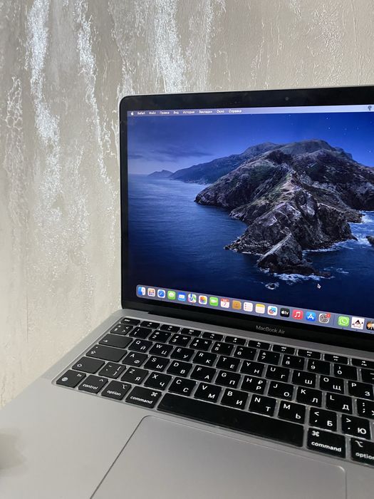 Макбук air 13 в отличном состоянии в подарок мышка айфон