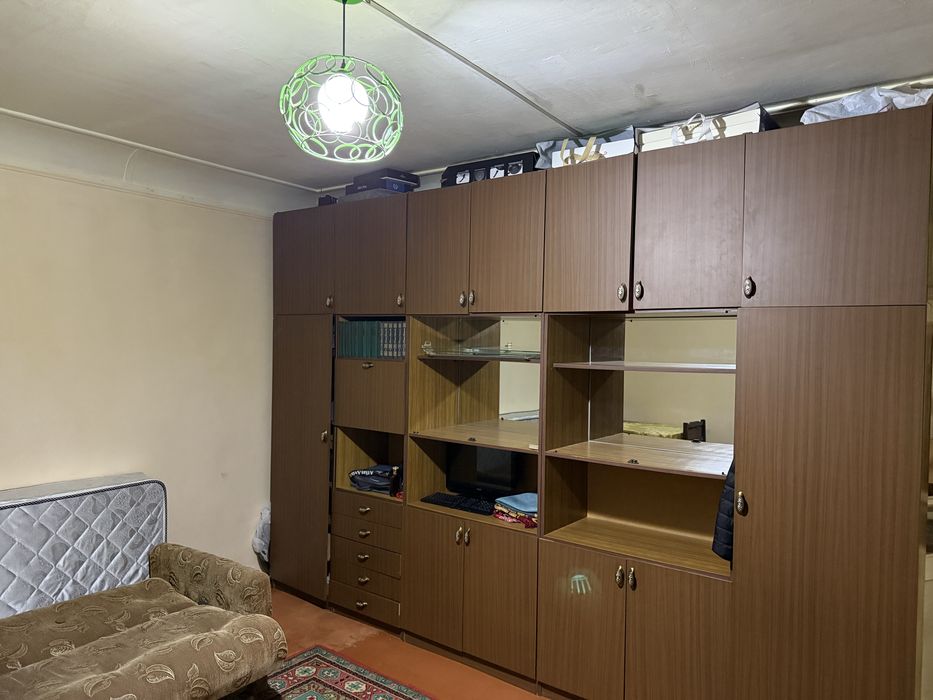 Сервант продается