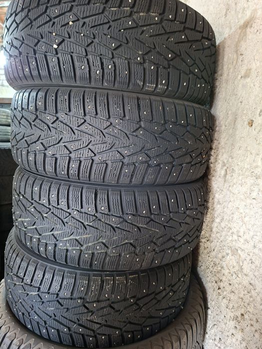 Продам шины 215/60/16  нокиа