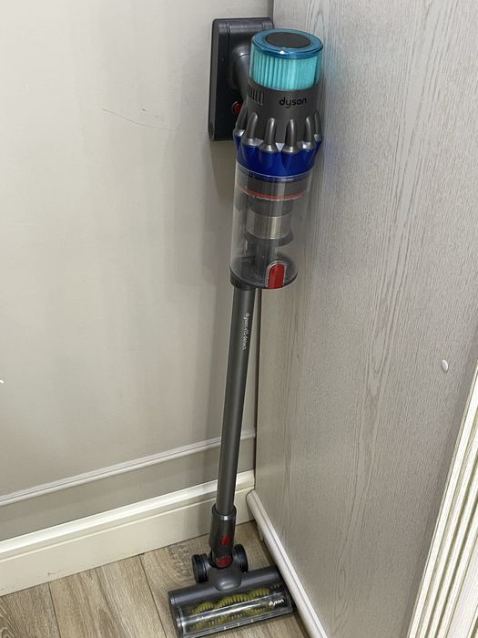 Беспроводной пылесос Dyson V15