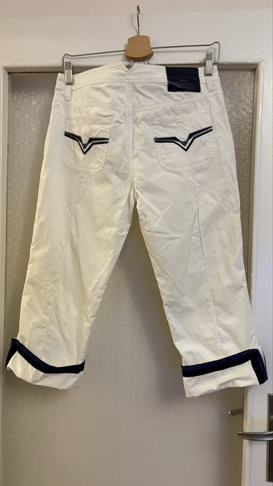 Панталони под коляното Versage