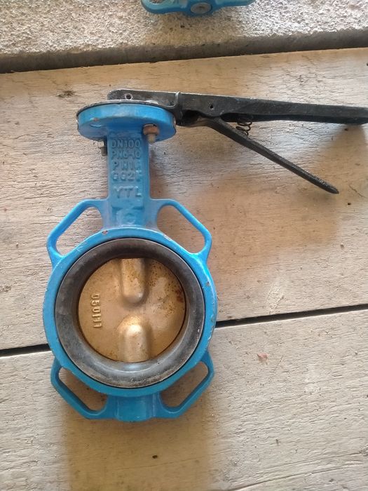 Продам новые задвижки