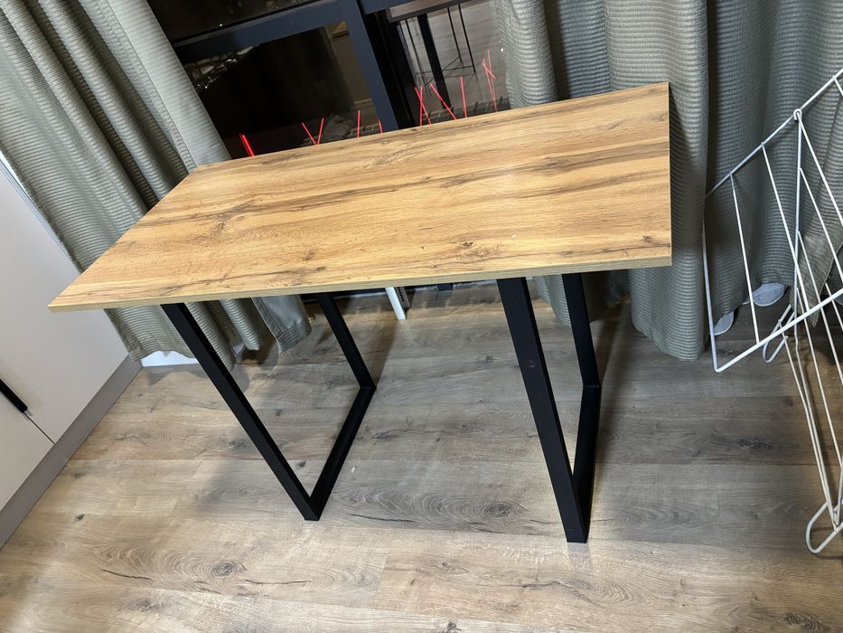 Продам стол 110х55см